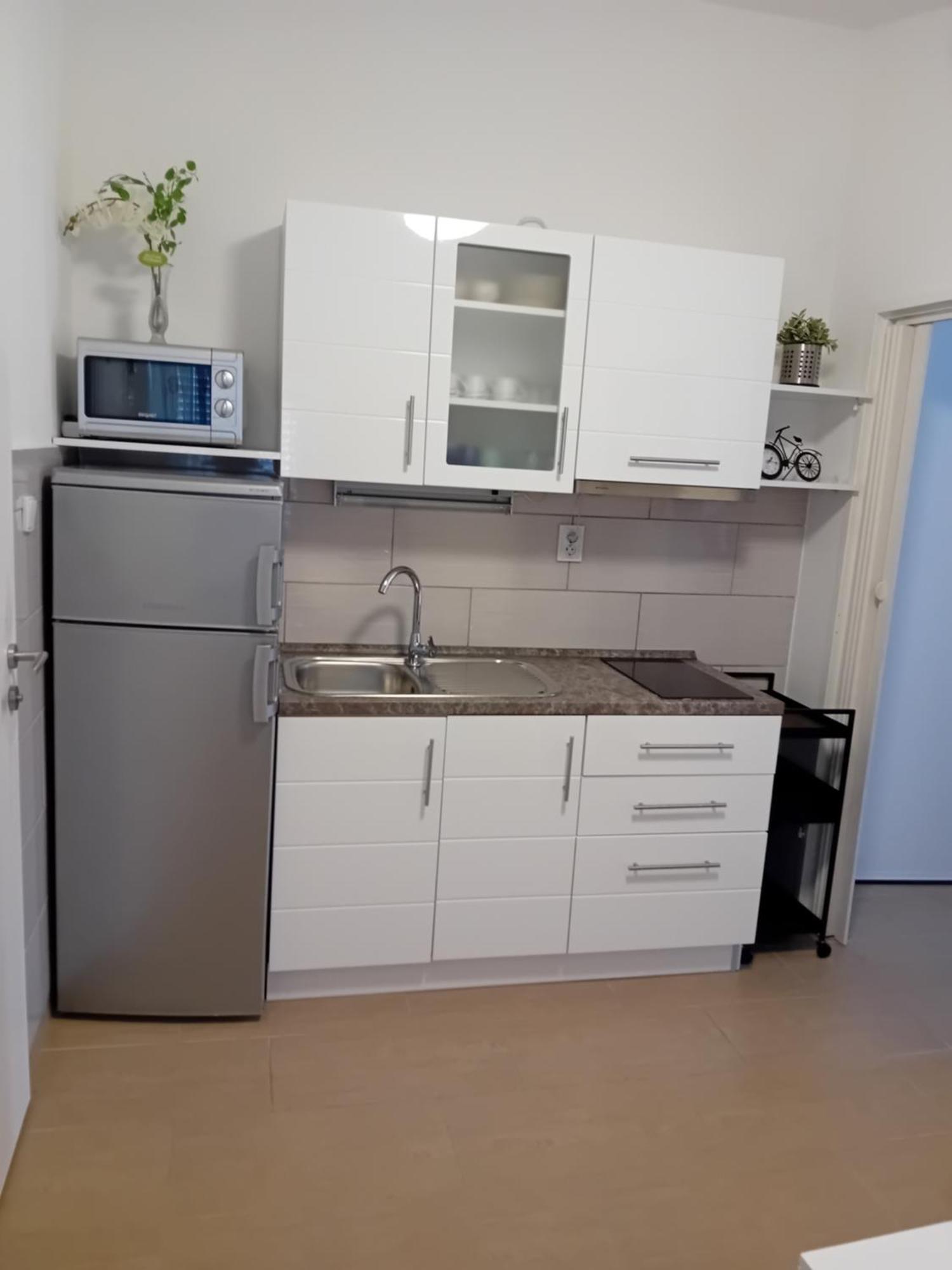 Apatmani Peternel Apartment Vir Exterior photo