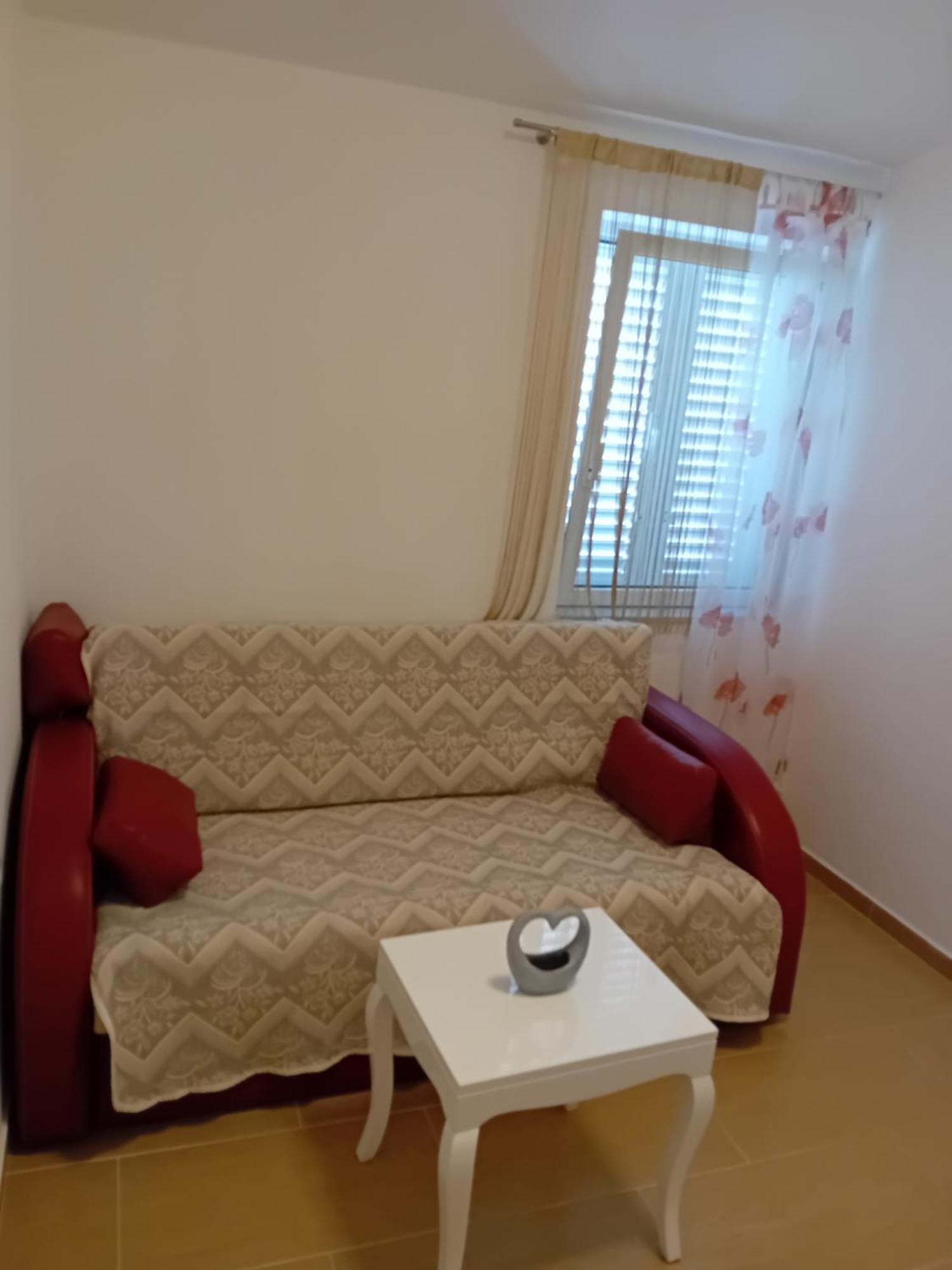 Apatmani Peternel Apartment Vir Exterior photo