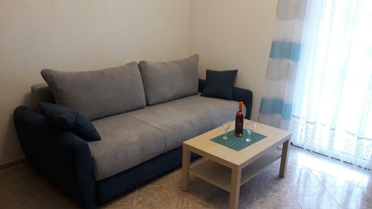 Apatmani Peternel Apartment Vir Exterior photo